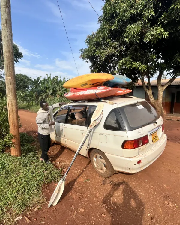 2026 Uganda Kayak Transport: Avoid Scams & Save Money on Shuttles